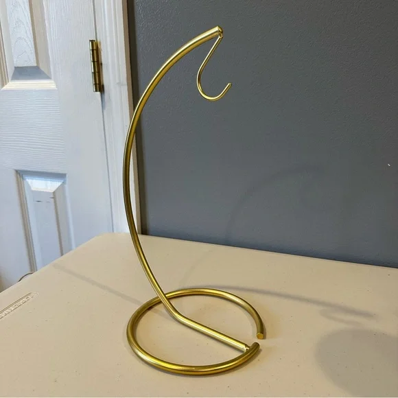 Spectrum Euro Gold Tabletop Banana Holder - Picture 9 of 9
